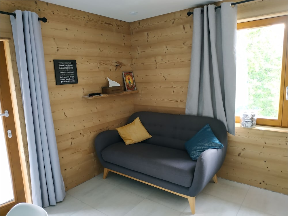 Deluxe Room - Photo 7