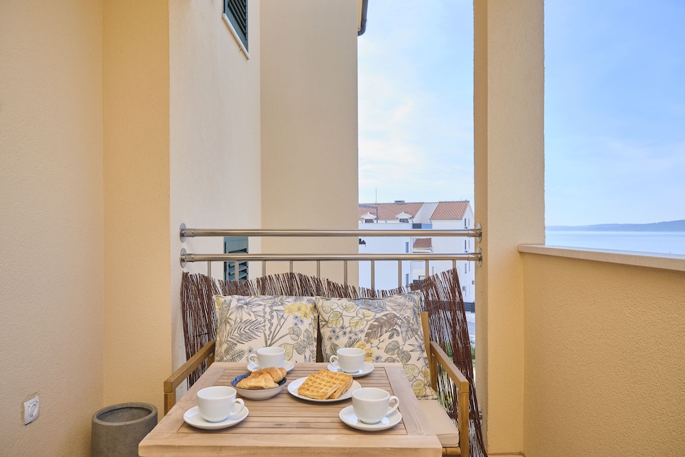 Apartment, Balcony, Sea View photo 2