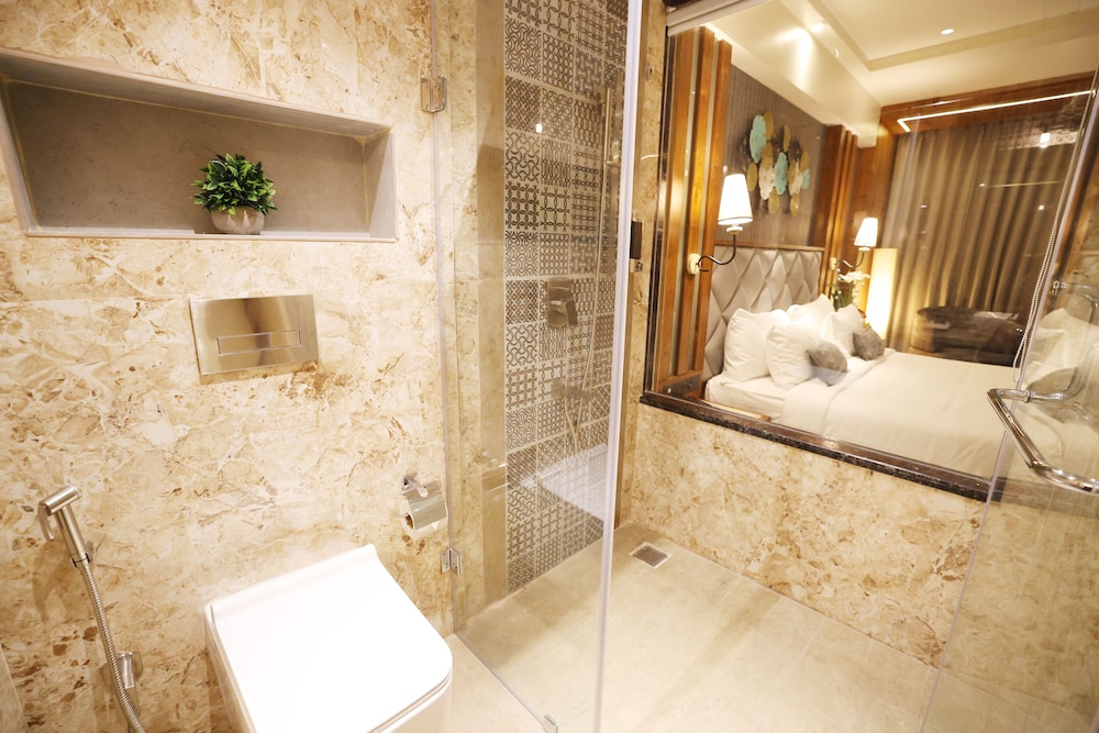 Executive Room - Photo 5