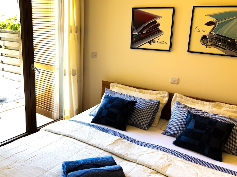 Villa photo 1