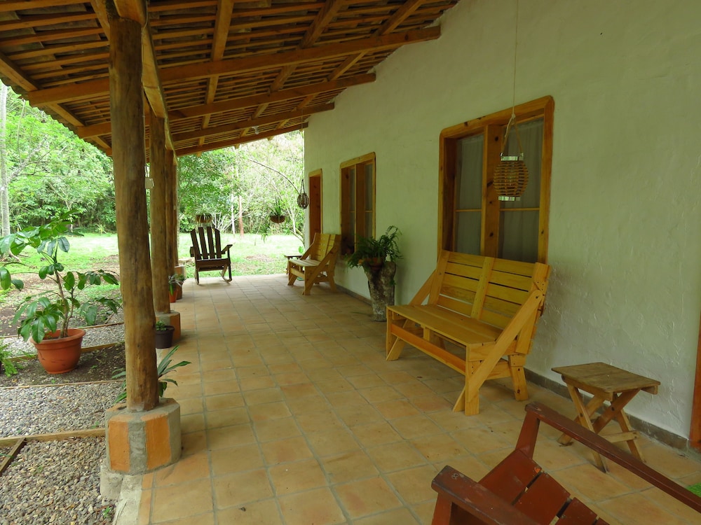 Traditional Triple Room, Multiple Beds photo 3