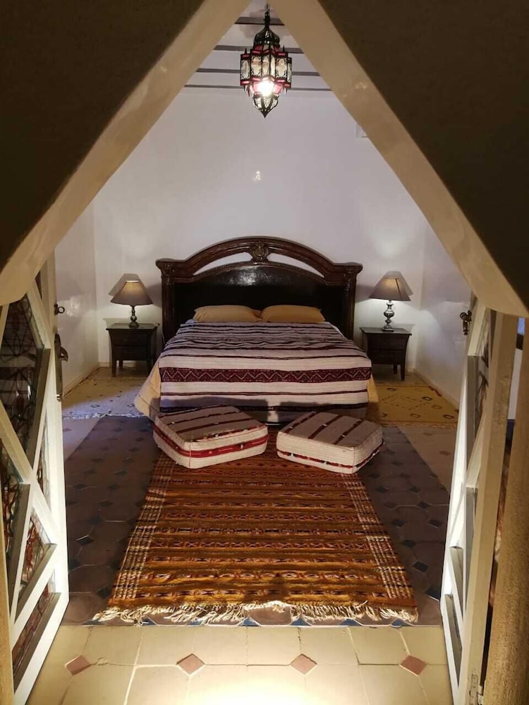 Deluxe Room, 1 King Bed photo 3