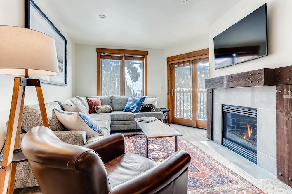 Condo, 2 Bedrooms