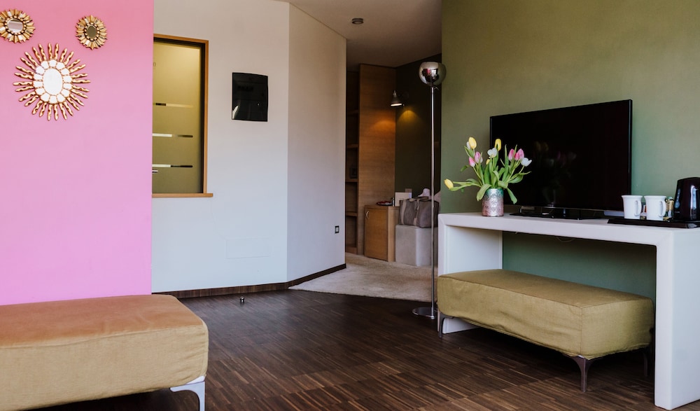 Exclusive Suite - Photo 4