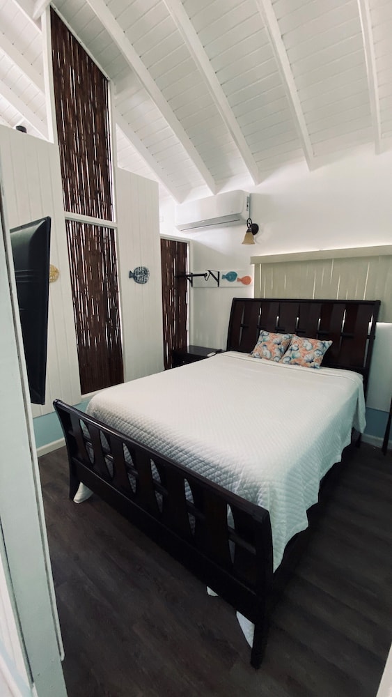 Premium Chalet, 1 Queen Bed with Sofa bed, Kitchen, Ground Floor photo 2