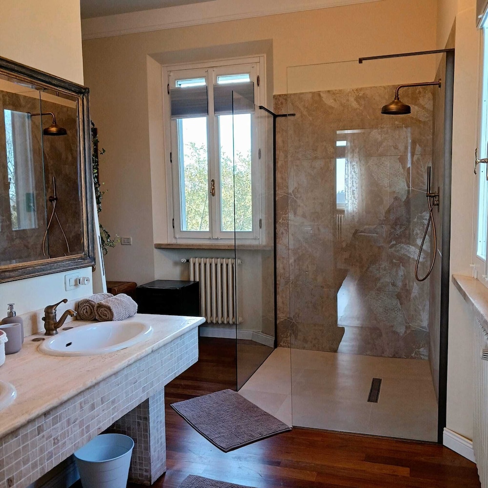 Luxury Suite, Non Smoking, Park View photo 3