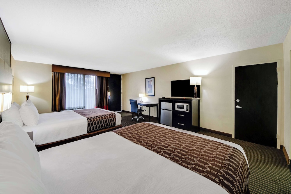 Standard Room, 2 Queen Beds, Accessible, Non Smoking - Photo 3