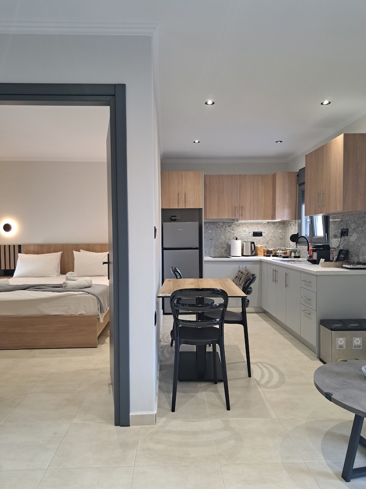 Superior Apartment - 1st floor, 1 Queen Bed with Sofa bed, Balcony,(4ppl) photo 1