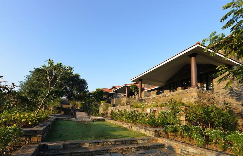 Superior Cottage, Hill View photo 2
