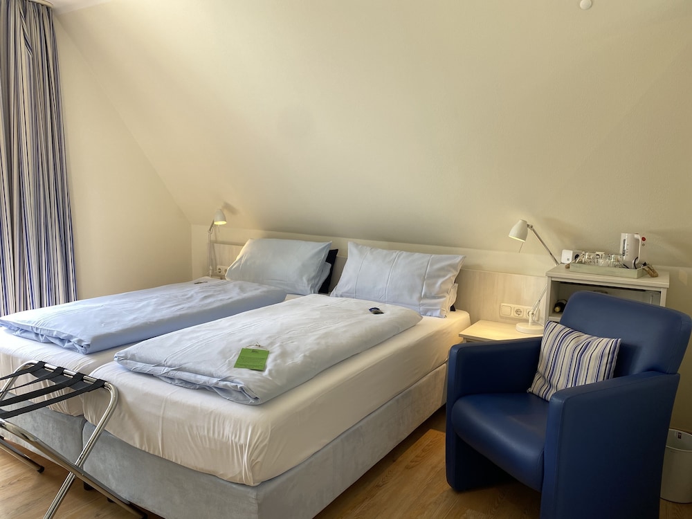 Basic Double Room, Balcony photo 2