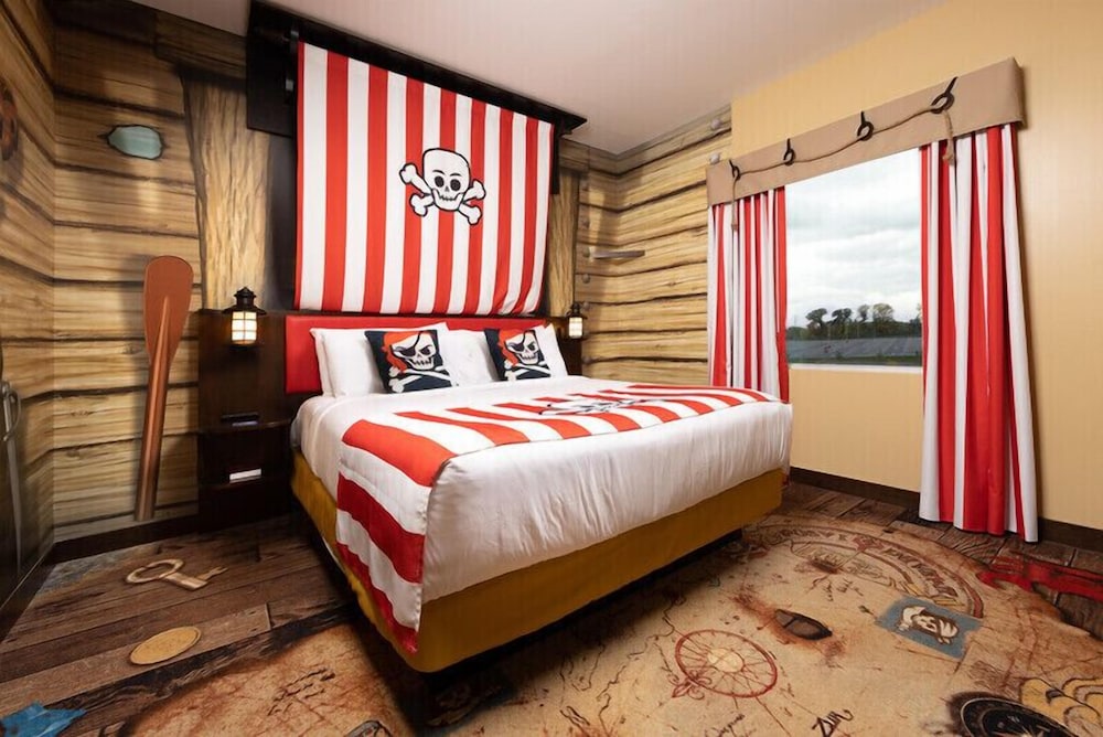 Pirate Premium Theme photo 1