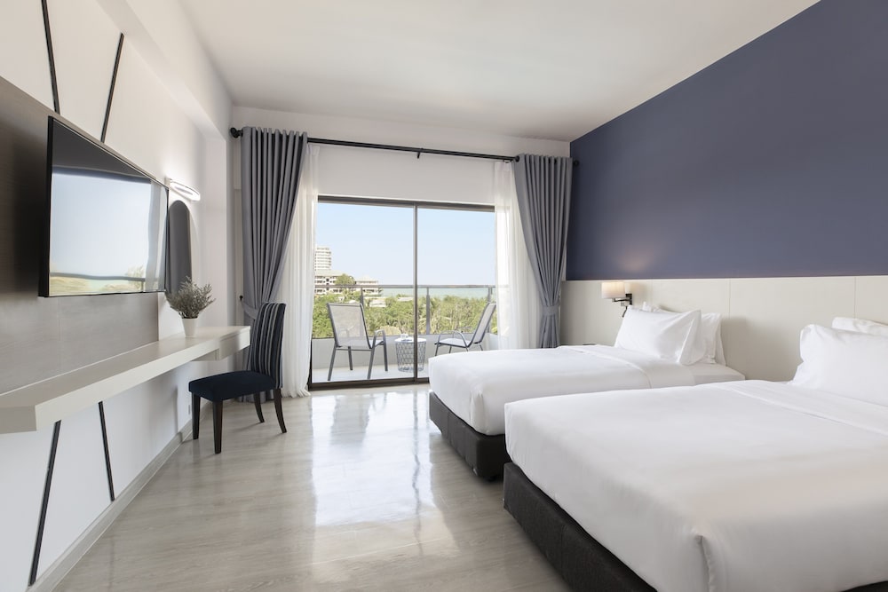 Deluxe Room, 2 Twin Beds, Ocean View - Photo 3