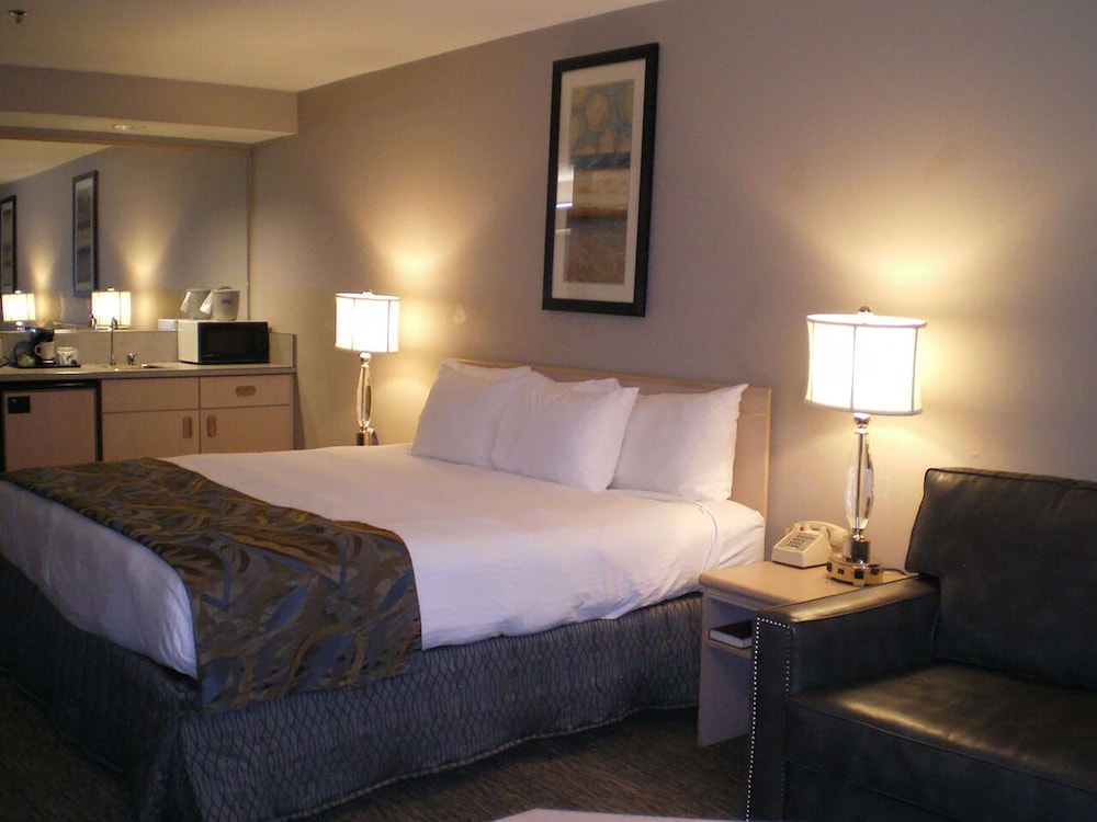 Standard Room, 1 King Bed photo 2