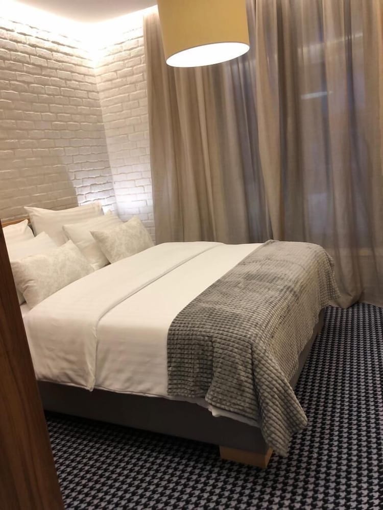 Standard Double or Twin Room, Annex Building (no elevator) thumbnail 6