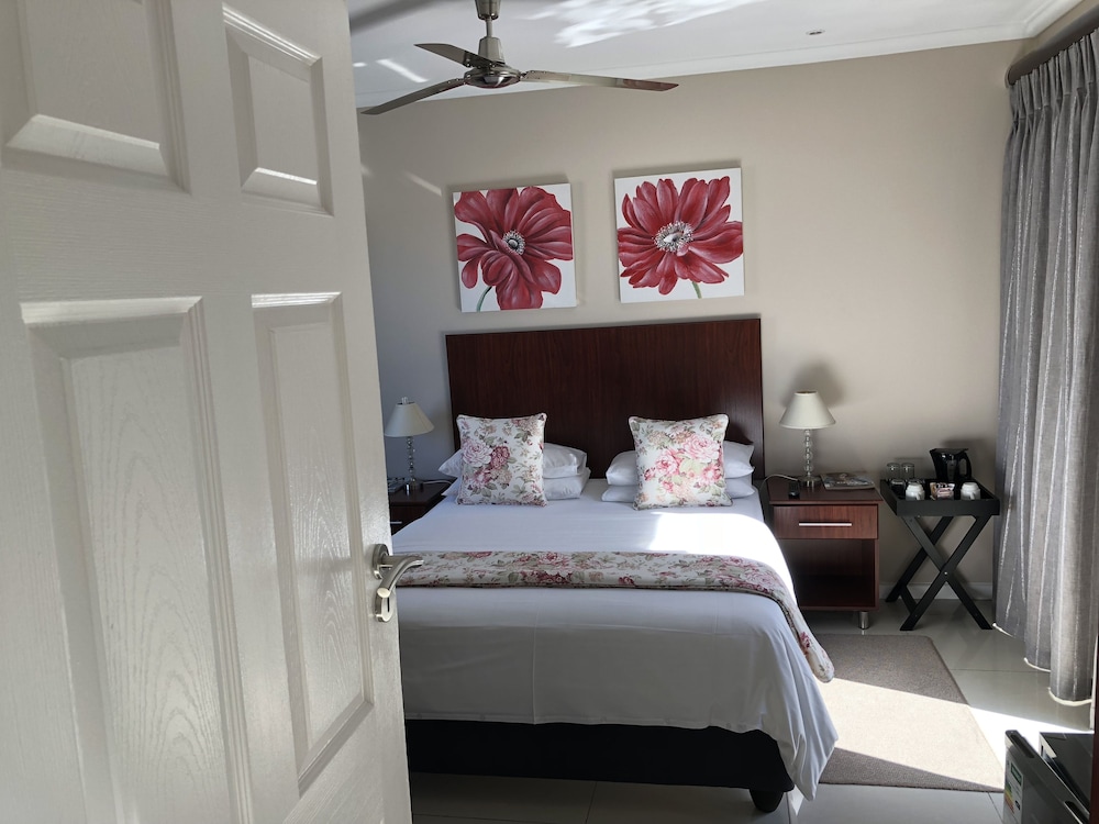 Luxury Room - Photo 27