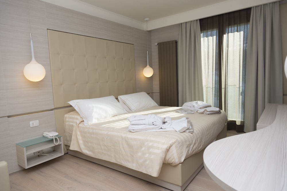 Basic Triple Room