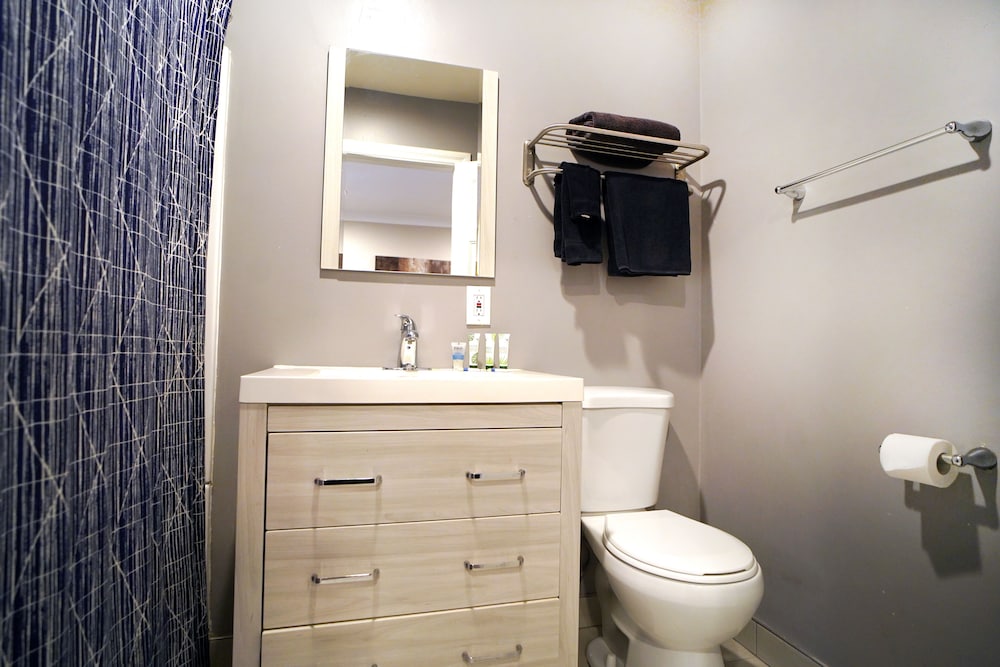 City Apartment - Photo 5