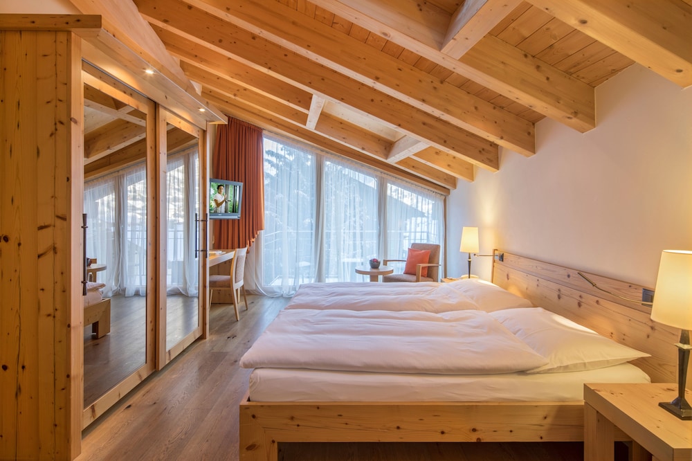 Deluxe Double Room, 2 Twin Beds, Mountain View (Matterhorn)