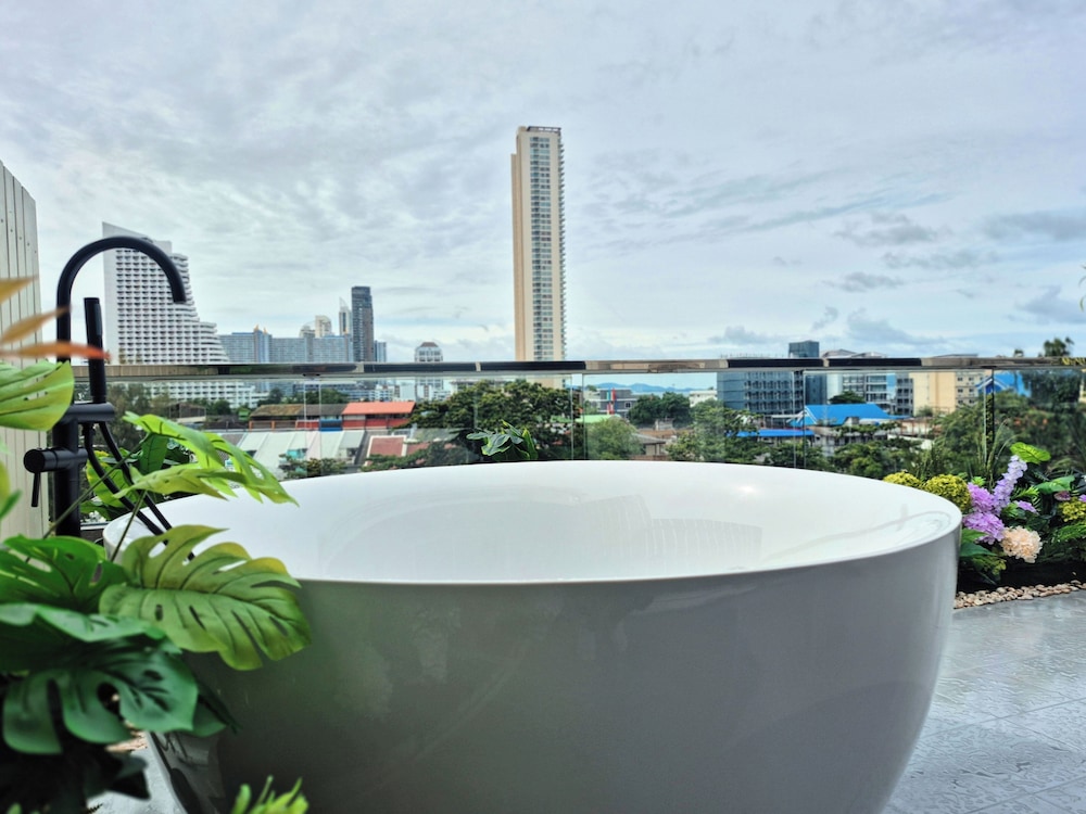 2 Bedroom Grand Tropical - Photo 19