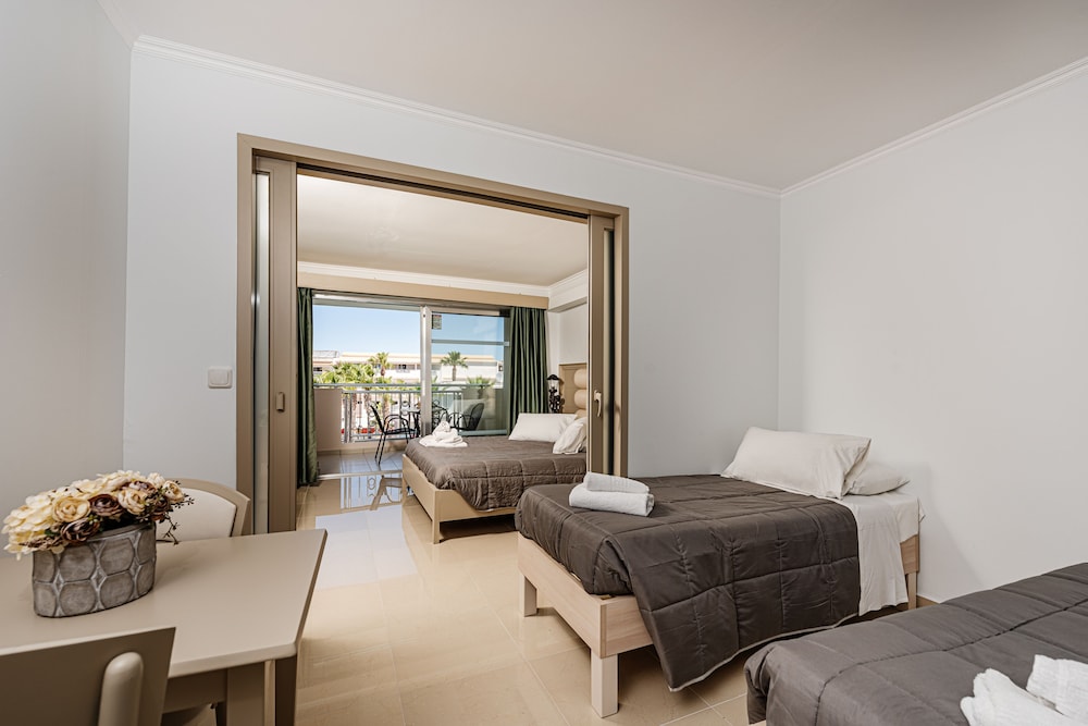 Family Room, 1 Bedroom, Pool View photo 1