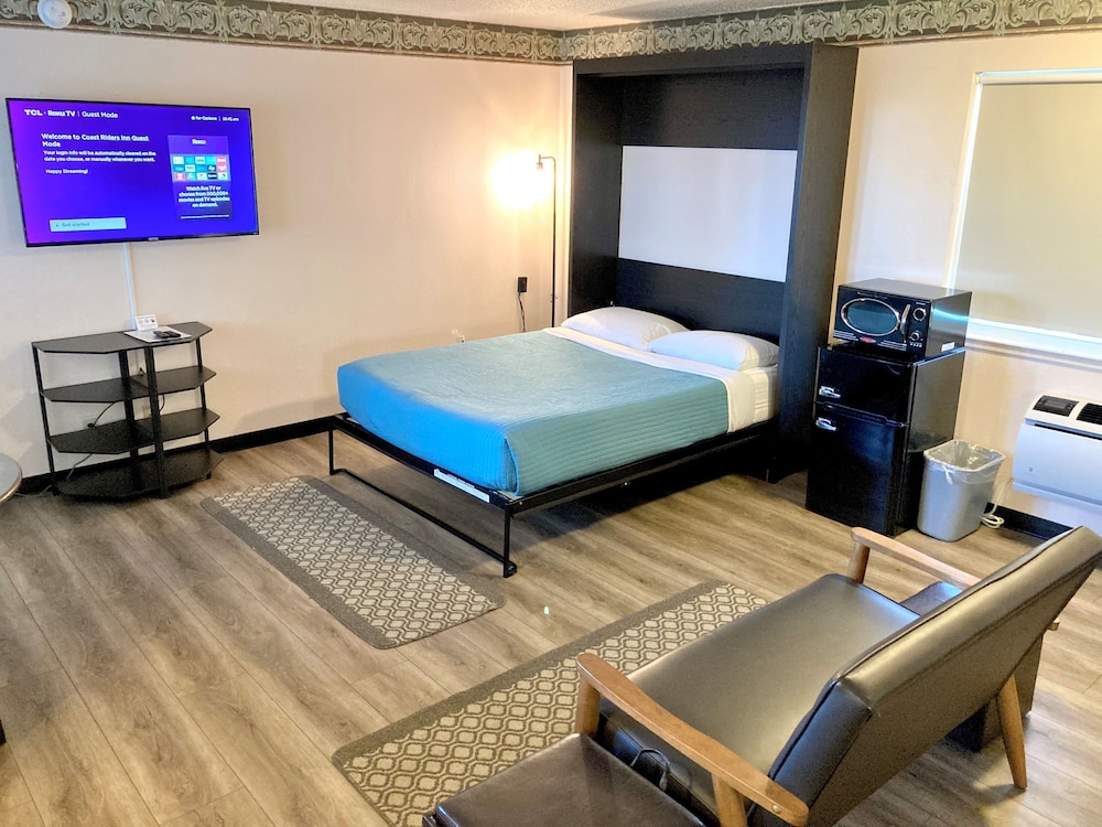 Standard Room, 1 King Bed, Accessible, Non Smoking - Photo 4