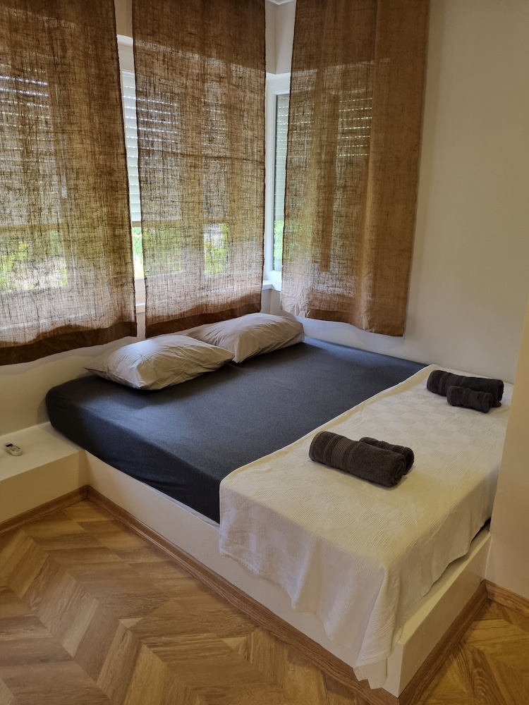 Standard Suite, Private Bathroom, Garden View