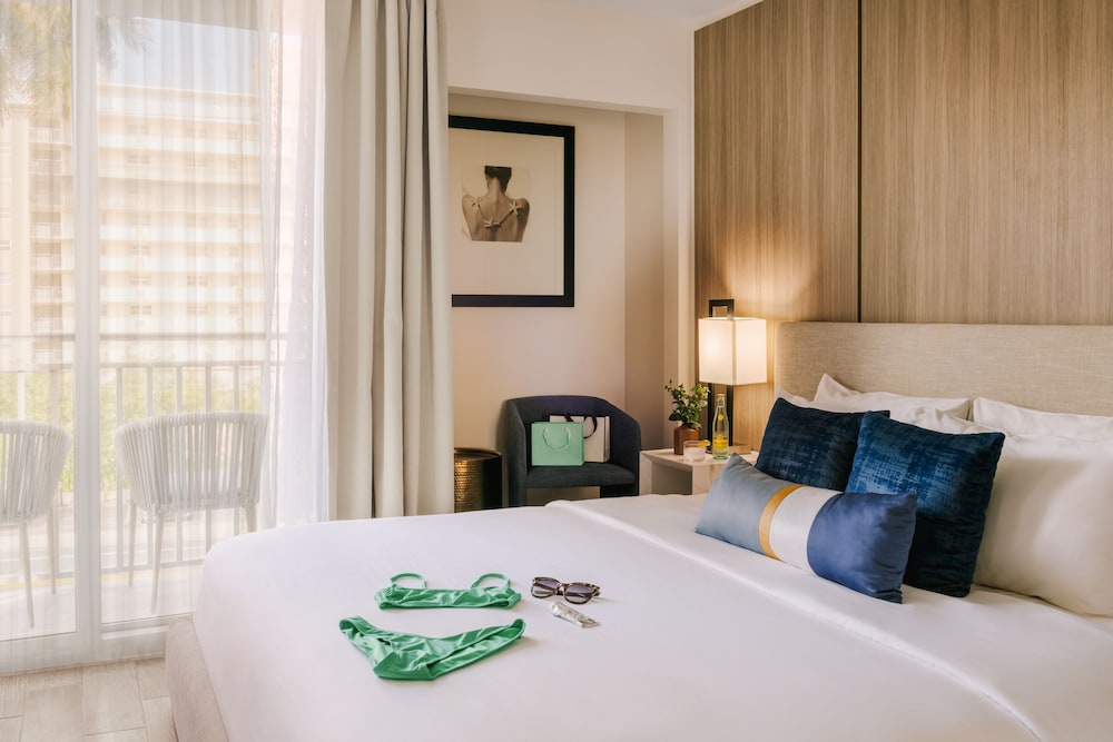 Superior Room, 1 King Bed - Photo 2