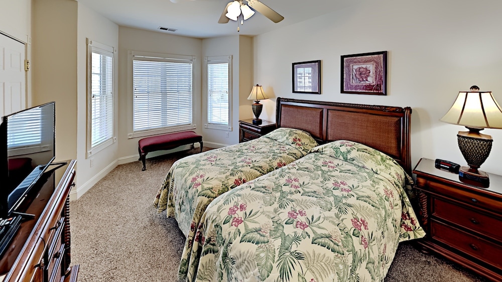 Condo, 3 Bedrooms