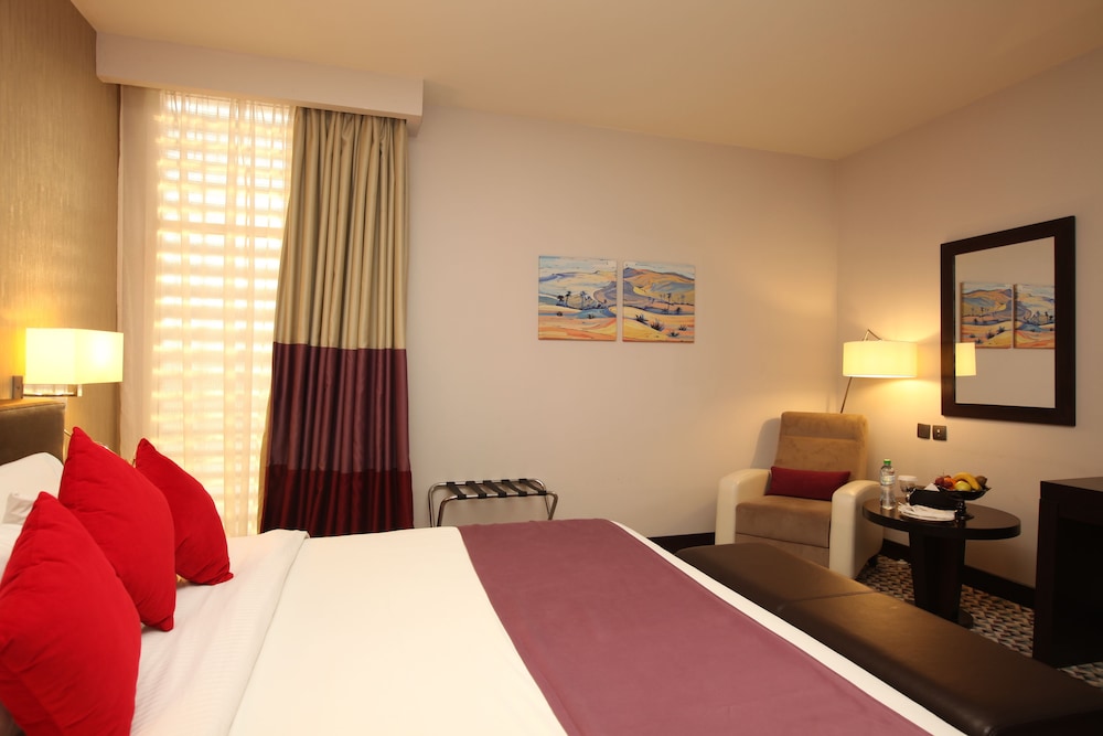 Standard Room, 1 King Bed - Photo 2
