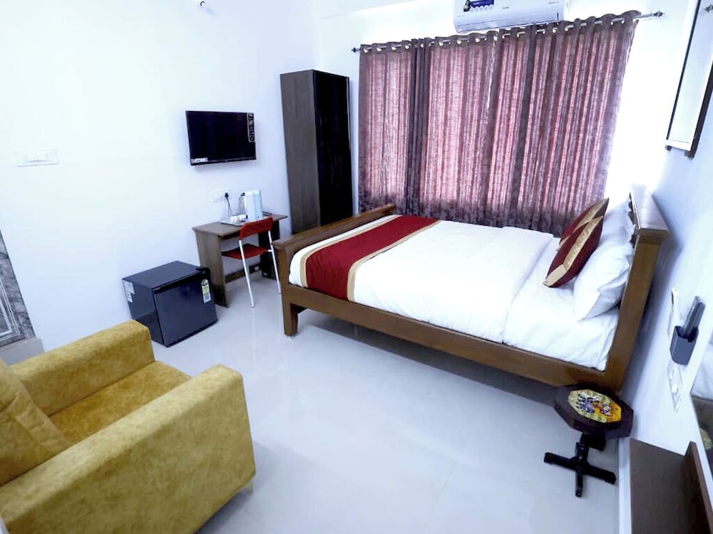 Deluxe Double Room, Balcony, City View