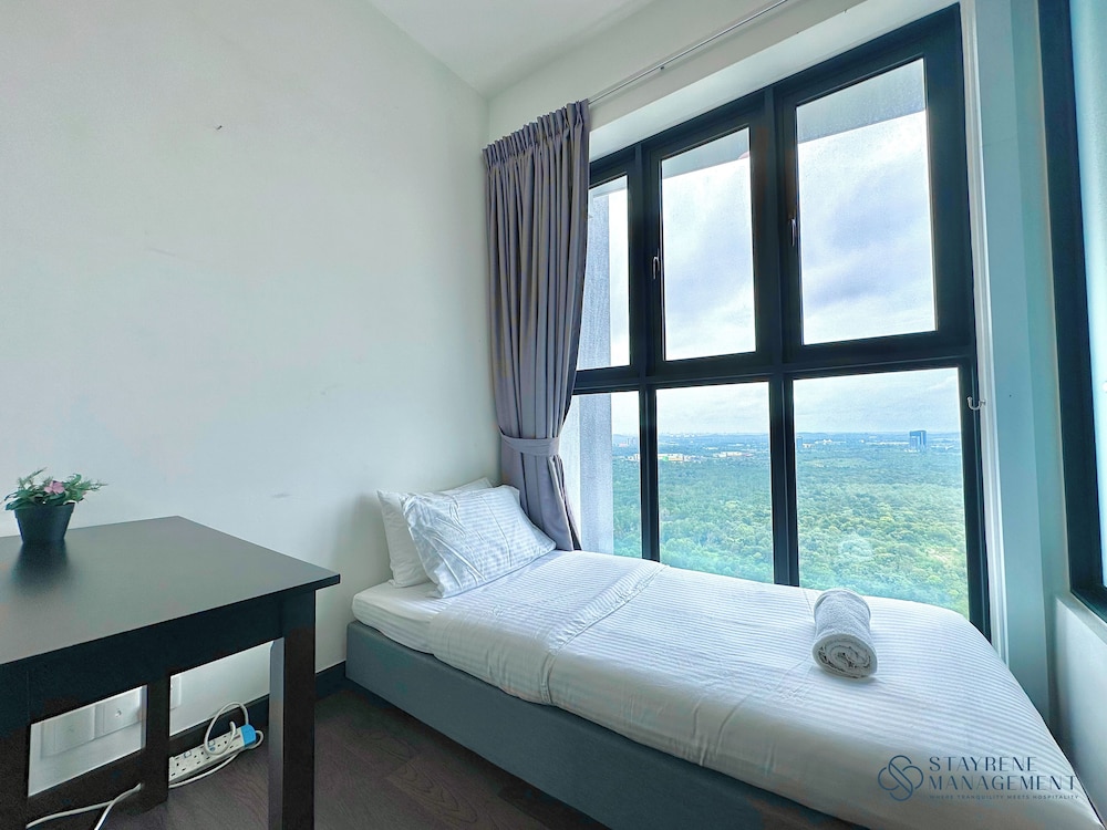 Comfort Duplex, 3 Bedrooms, City View photo 3