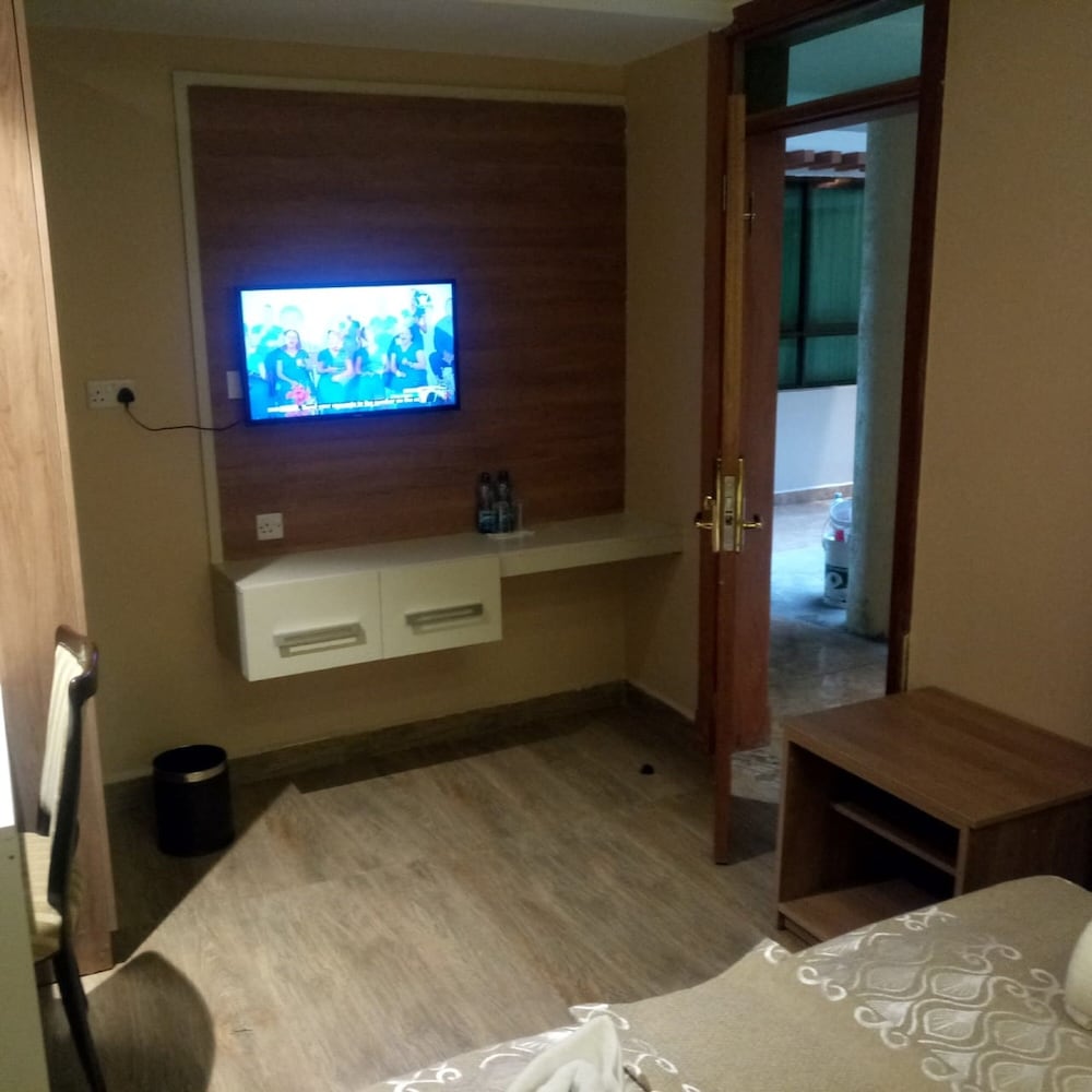 Twin Room - Photo 6
