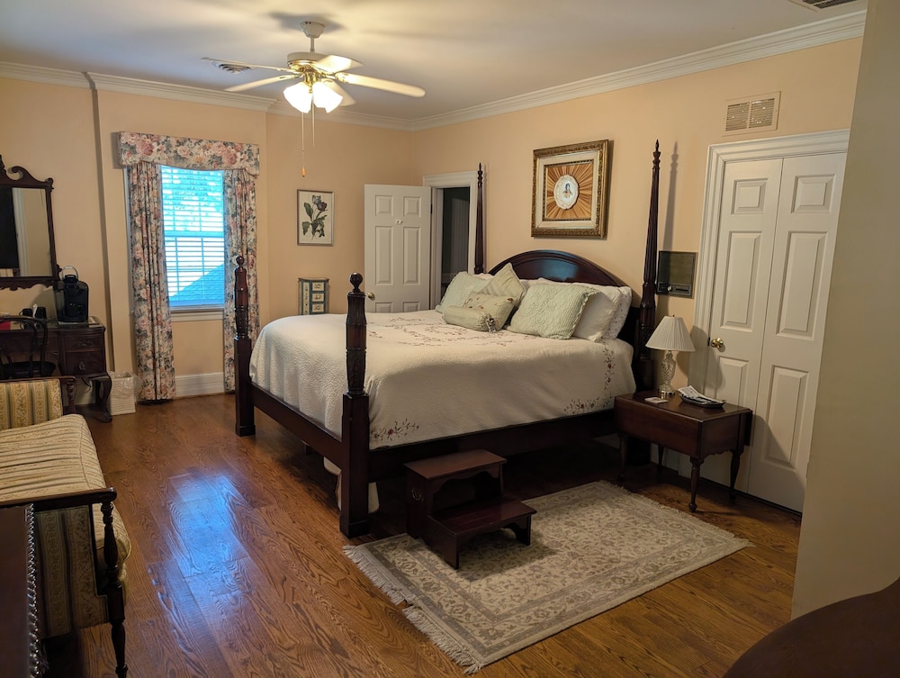 Double Room, Ensuite (Margeret Aurellia)