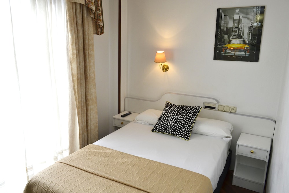 Standard Double Room - Photo 1