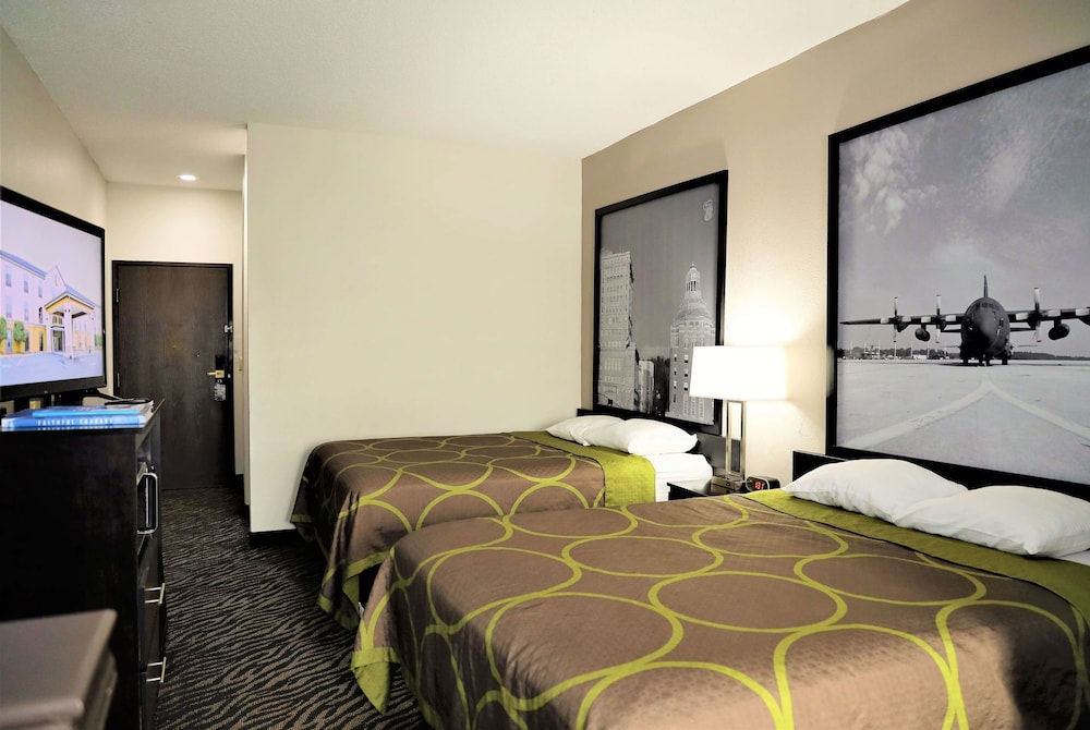 Room, 2 Queen Beds with Sleeper Sofa, Non Smoking photo 2