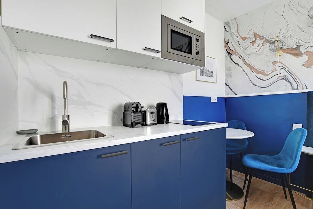 Apartment photo 2
