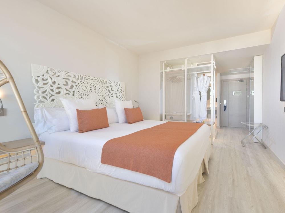 Deluxe Double Room ( sunset view Make it Happen "The One") photo 2