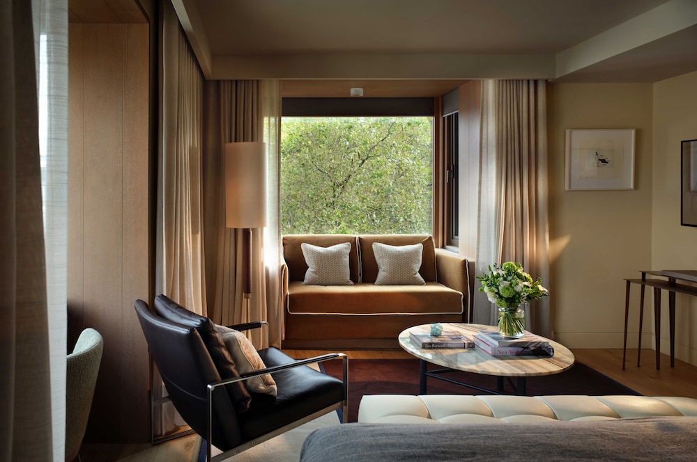 Studio King Suite photo 3