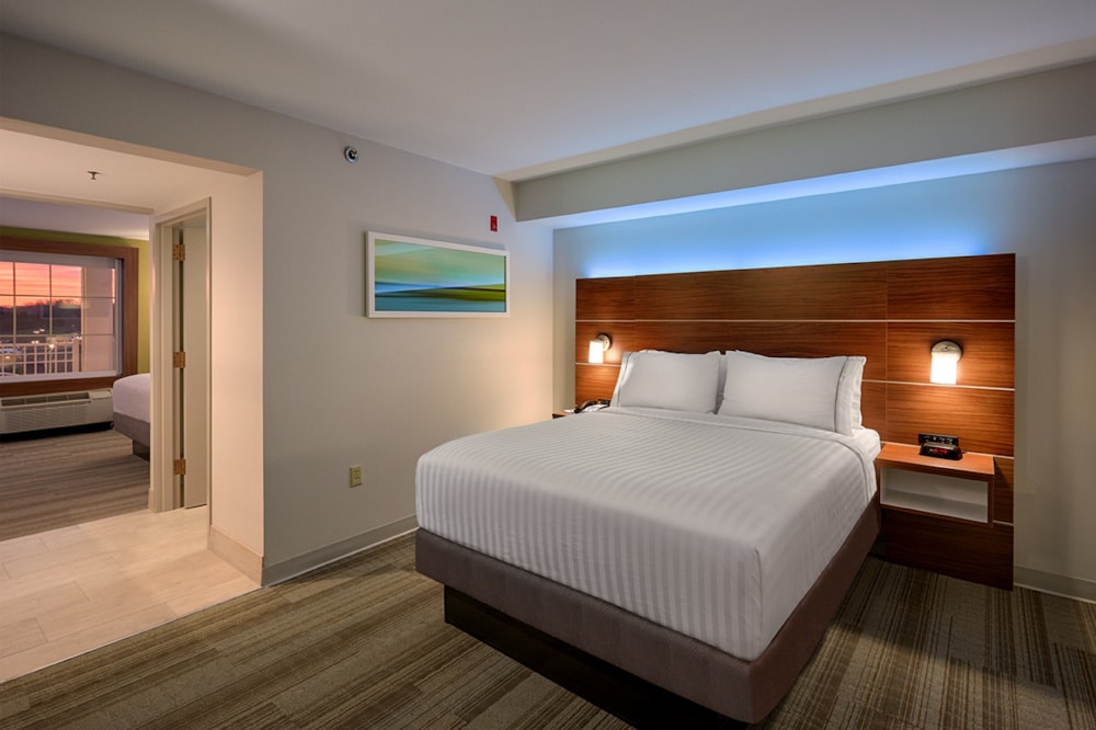 Standard Room, Multiple Beds - Photo 2