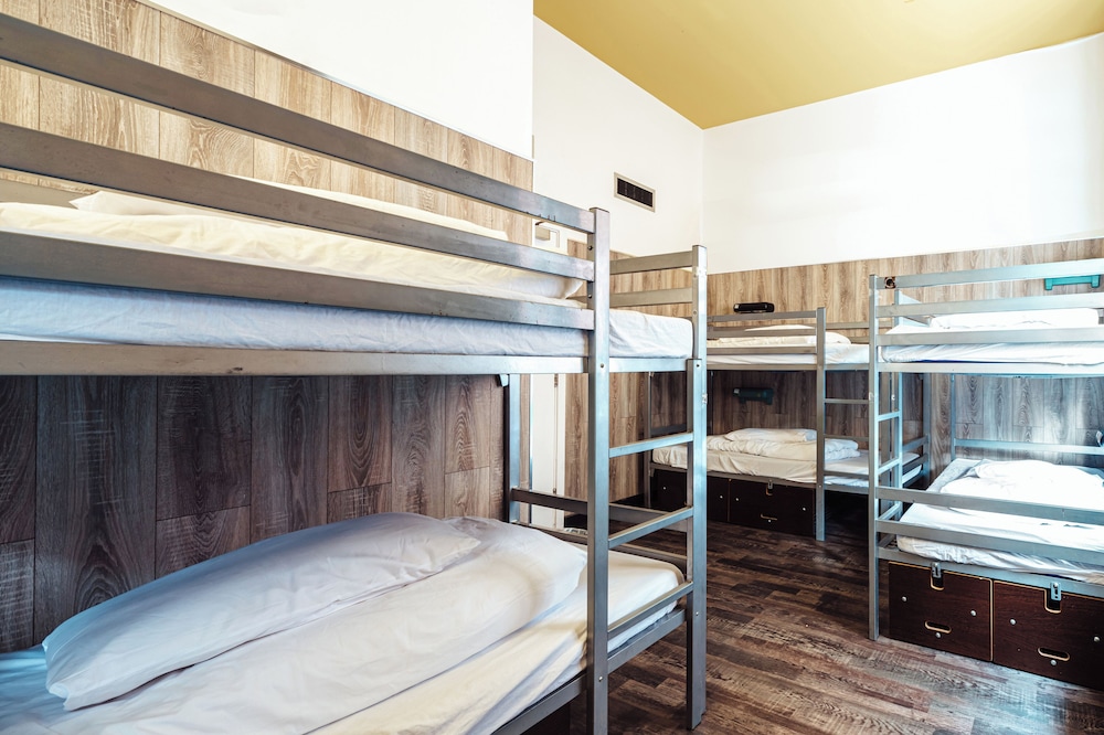 Bed in 6-Bed Female Ensuite Dormitory photo 3