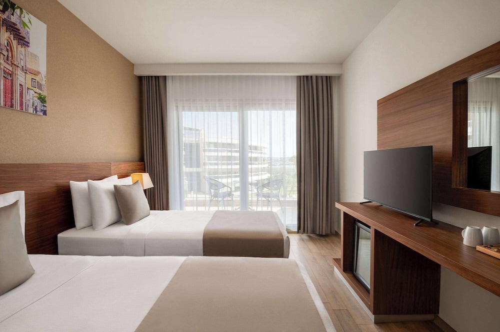 Standard Room, Multiple Beds photo 3