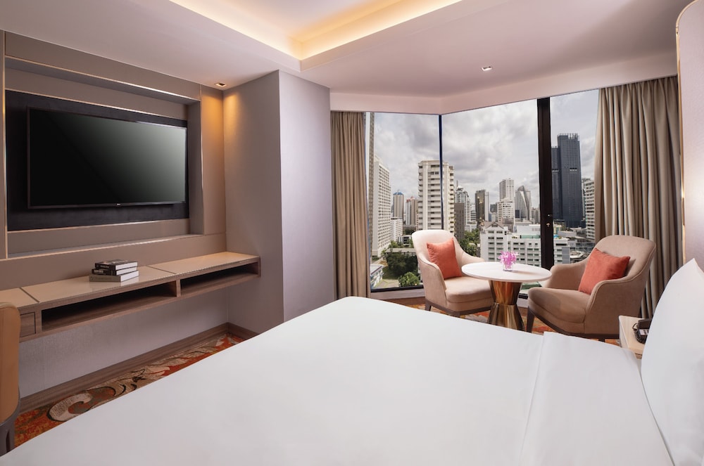 Premier Twin Room thumbnail 6