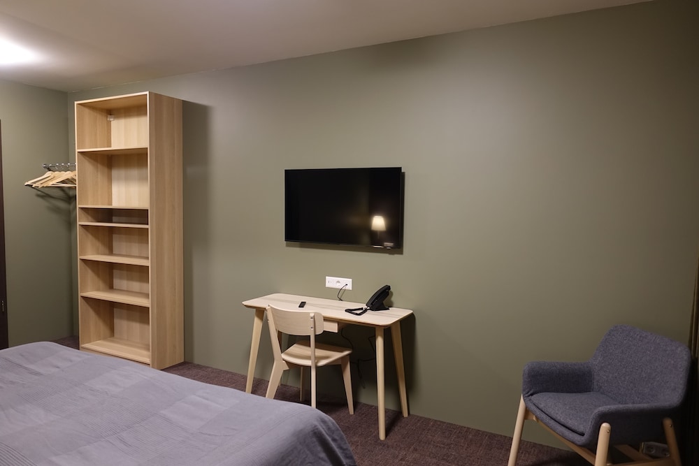 Standard Double or Twin Room - Photo 3