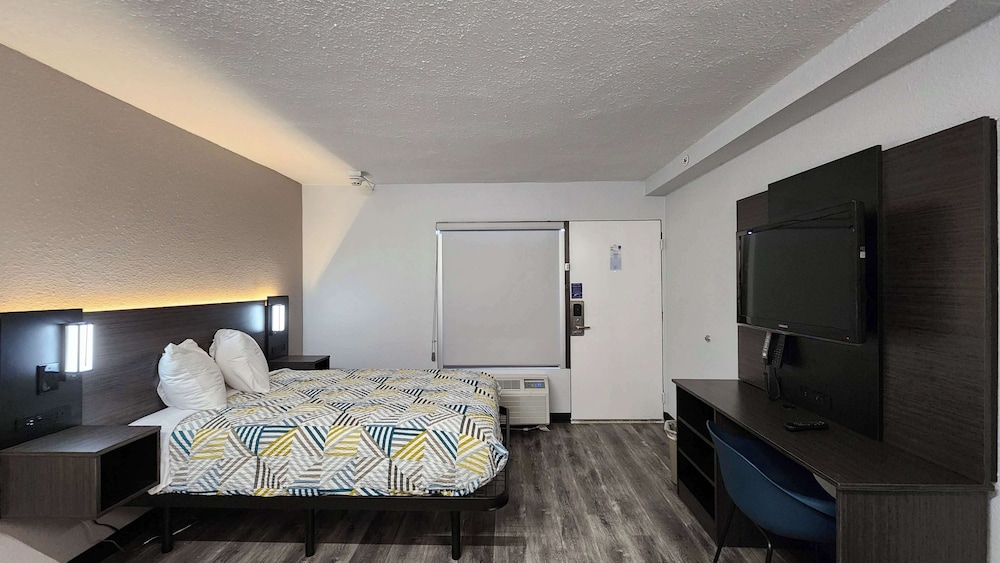Standard Room, 1 Double Bed, Non Smoking, Kitchen - Photo 3
