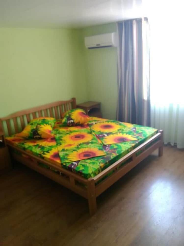 Standard Double Room, 1 King Bed, Courtyard View photo 1