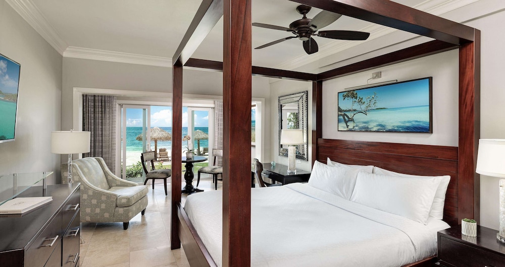 Paradise Beachfront Walkout Club Level Room photo 1
