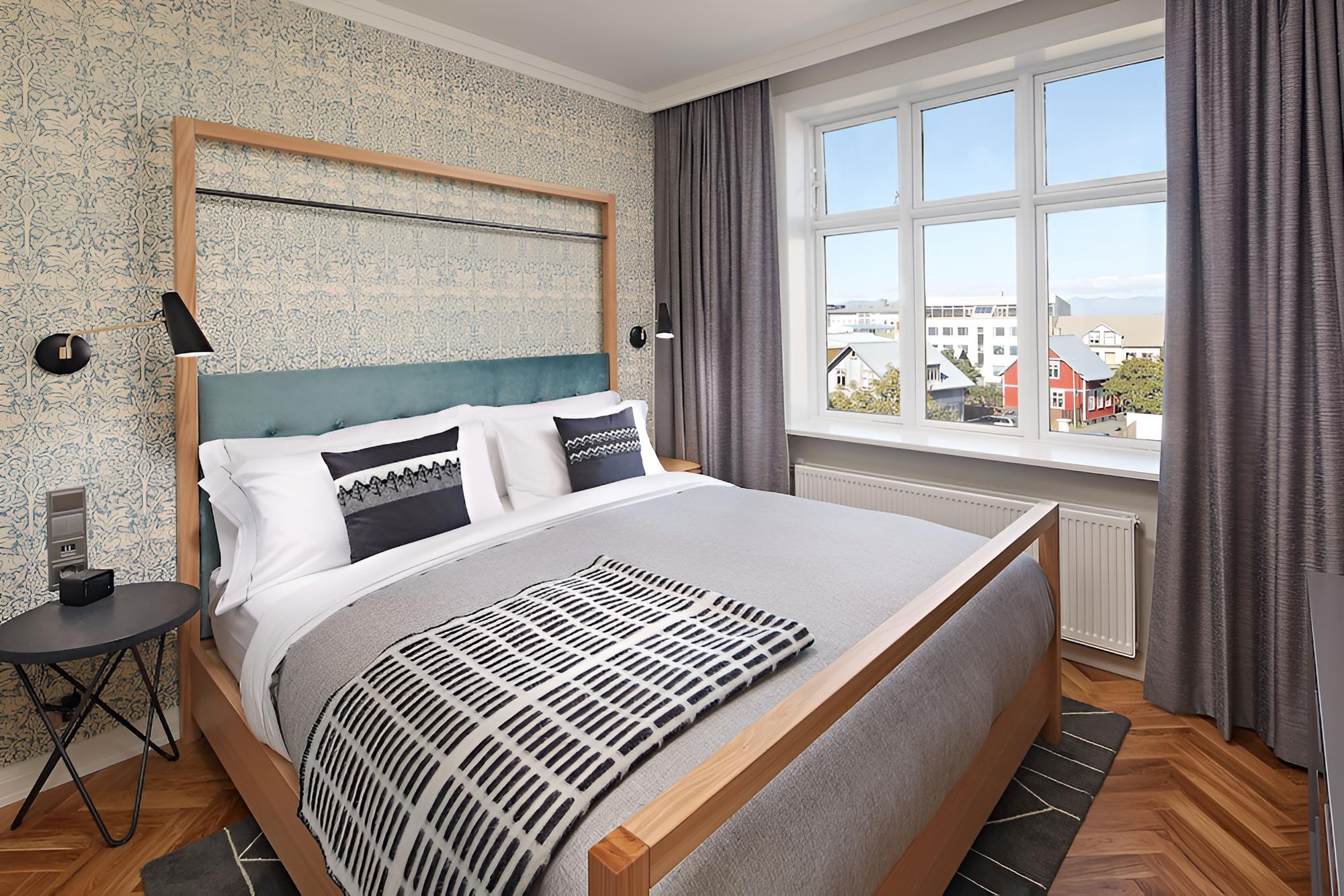 One Bedroom Suite photo 3