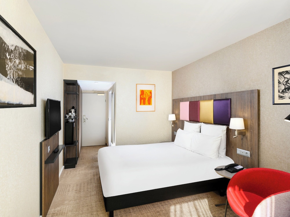 Basic Double Room, 1 Double Bed, Museum View