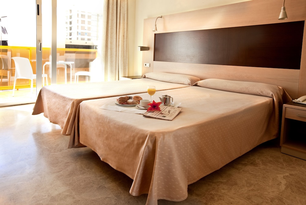 Classic Twin Room, Balcony (2 Adults + 1 Child)