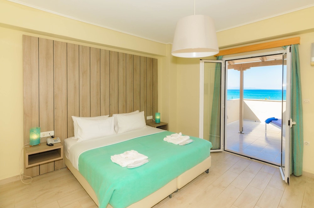 Deluxe Room, Sea View, Sea Facing photo 3
